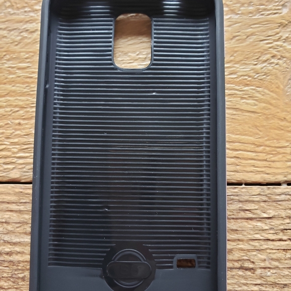 Samsung S5 Case & Tempered Glass Bundle - Picture 2 of 7